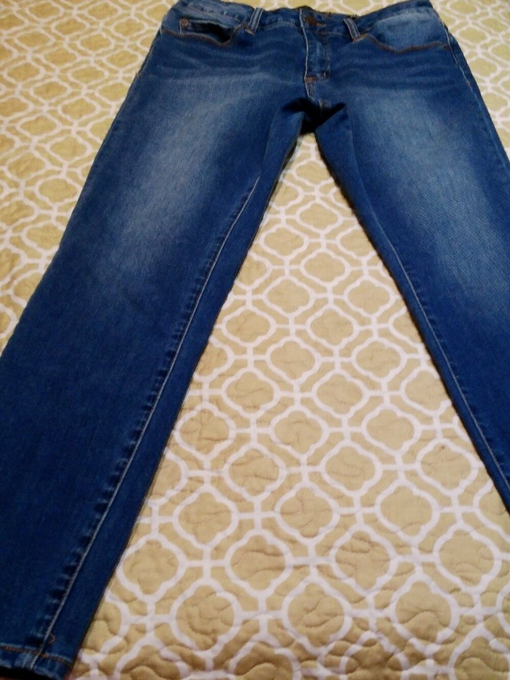 TAHARA SIZE 6 JEANS GOOD CONDITION CHLOE FIT SO SKINNY